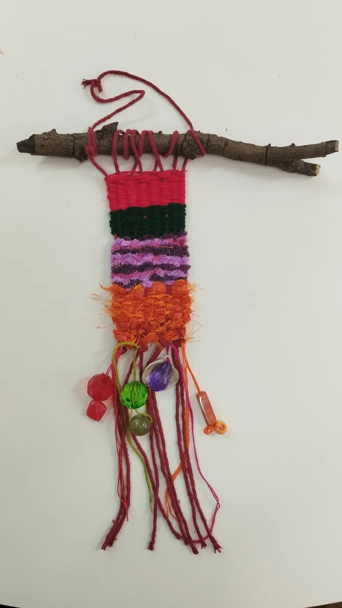 Peça têxtil criada em um encontro de arteterapia
